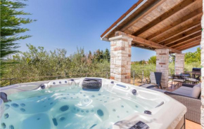 Stunning home in Kukci with Jacuzzi, WiFi and 1 Bedrooms
